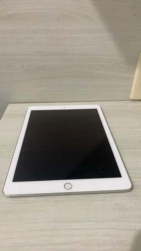 iPad Apple 5ª Geração 2017 A1822 9.7  128gb 2gb Ram Prata