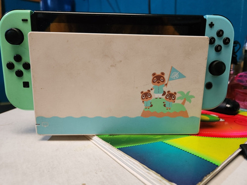 Nintendo Switch Edición Animal Crossing 