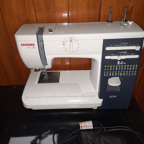 Janome 523h