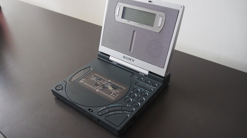 Radio Reloj Despertador Sony Icf-cd2000 - (cds No Cargan)