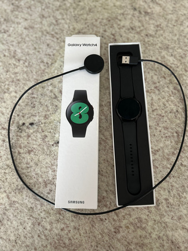 Reloj Samsung Galaxy Watch 4 + Súper Fast Wireless Charger