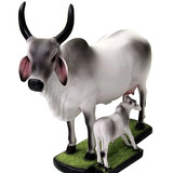 Escultura Miniatura De Vaca E Bezerro Guzerá