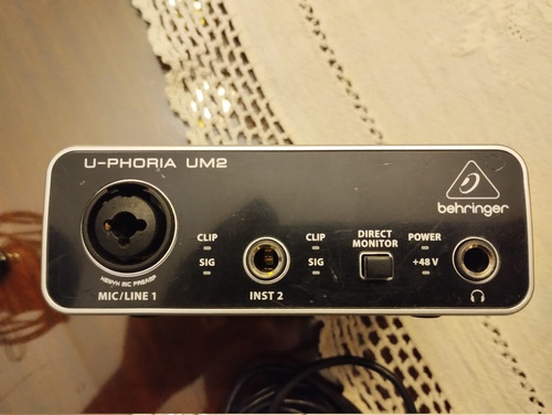 Behringer Um2