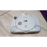 Playstation 1 Psone Só O Aparelho Sem Nada. Power Direto, Tampa Solta E Não Leu Os Jogos. 252. A9