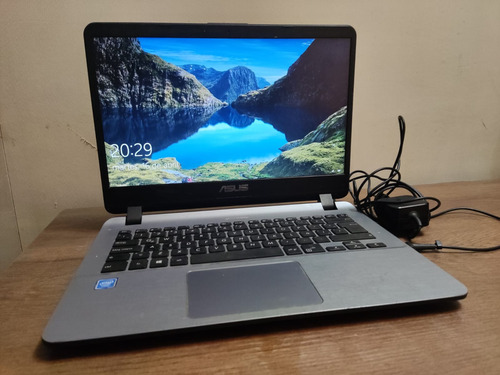 Asus Vivobook X407ma Impecable Estado Y Cargador Original