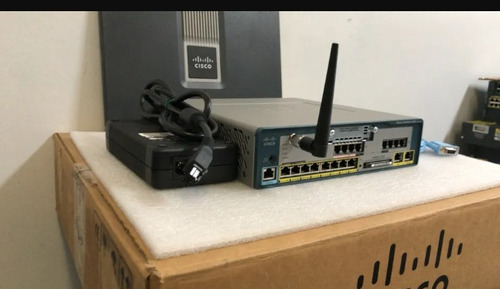 Central Ip Cisco Uc500 Poe 8 Port Wifi Con Placas Fxs Y Fxo 