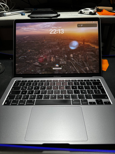  Apple Macbook Air M1 256gb 8gb Gris Espacial Esp Ñ + Regalo