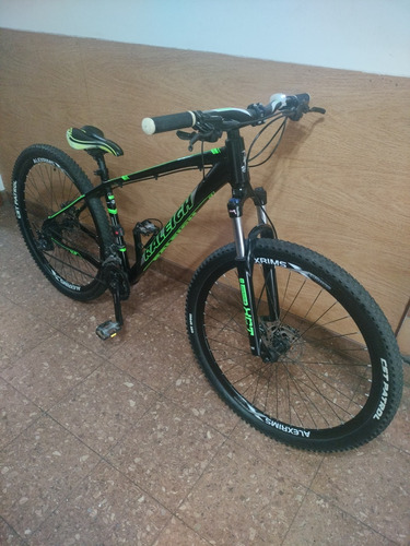 Bicicleta Raleigh Mojave 4.0.