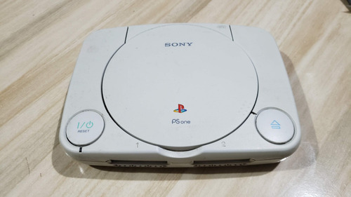 Playstation 1 Psone Só O Aparelho Se Nada. O Leitor Não Leu!!! 61. H1