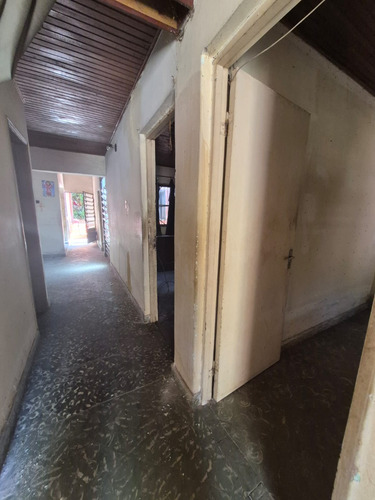 Casa A Refaccionar En Sajonia !! - Imagen 4