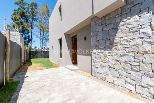 Casa A Estrenar En Barrio Parques Id 5709 - Imagen 3