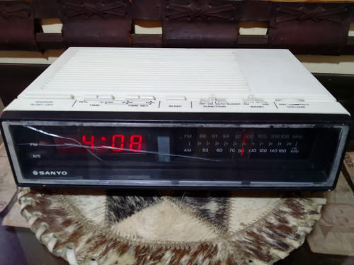 Radio Relógio Digital Antigo Sanyo