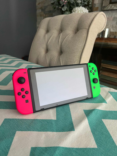 Nintendo Switch Original 2018 Poco Uso Con Todas Sus Partes