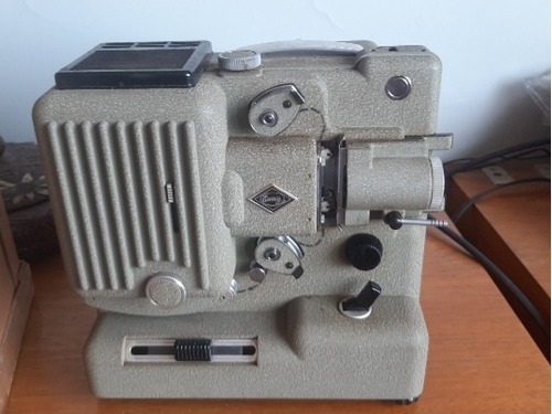 Proyector Eumig P8 Imperial. 