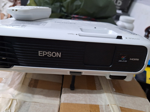 Proyector Epson Vs240 Muy Poco Uso