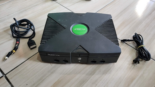 Microsoft Xbox 8gb Clássico Com O Cabos. Não Liga! Com Defeito!