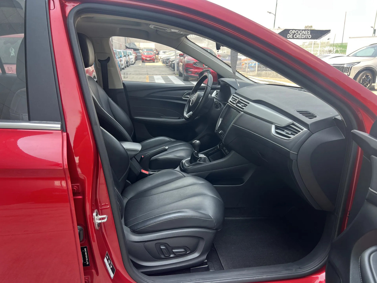 MG MG5 2024 - Imagen 10