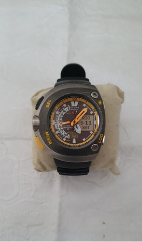 Citizen Aqualand Eco Drive Jv0020-04e Meia Lua Amarelo Usado