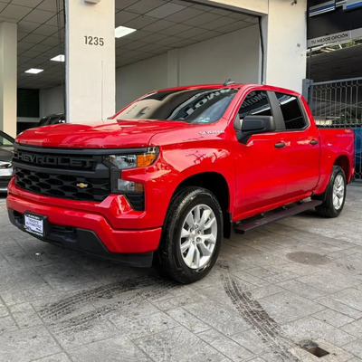 Chevrolet Silverado 5.3 V8 Custom Doble Cabina 4X4 At | MercadoLibre