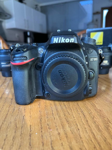  Nikon D7100 Dslr Con Lentes 35mm, 50mm Y 18-105mm.