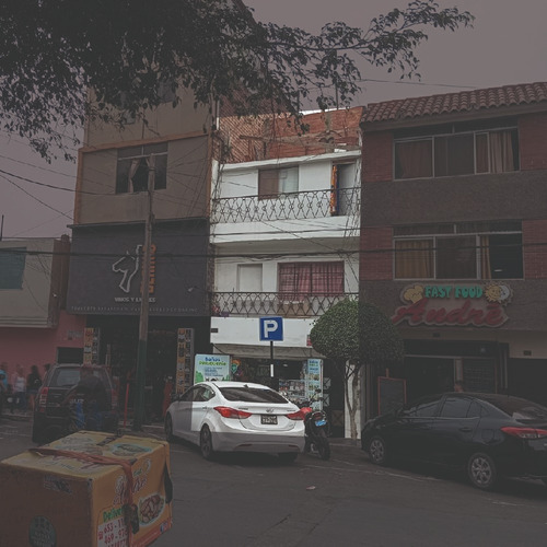 Local Comercial En Primer Piso Con 3 Niveles De Vivienda