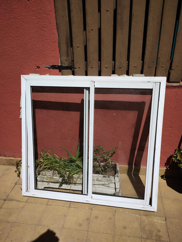 Ventana Aluminio 1,00 X 1,10 Con Reja Y Mosquitero