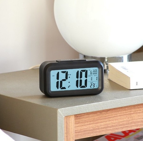 Reloj Alarma Despertador Digital Lcd Iluminado C/temperatura Color Negro