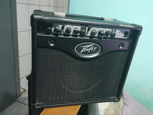 Amplificador Cubo Para Guitarra Peavey Rage 158 15w Original