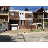 Venta Casa 5 Ambientes Con Cochera, Patio Y Balcón Aterrazado En Wilde (28027)