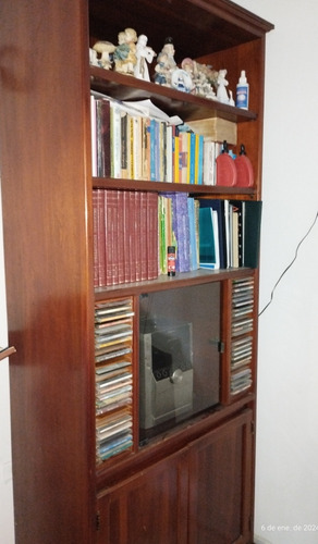 Vendo Biblioteca En Madera Fina, 2. 17 Altox 84.5 Frente.