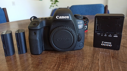 Canon 6d Mark Ii + 2 Baterias Y Cargador Originales