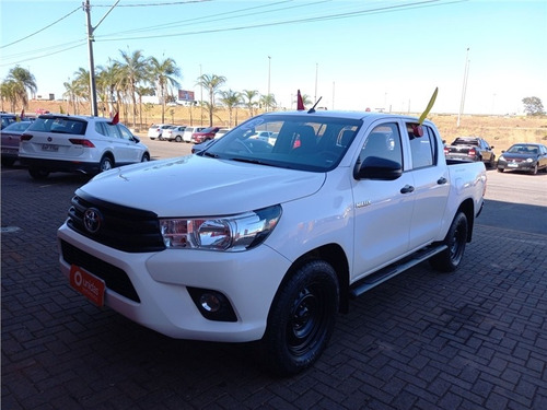 TOYOTA HILUX 2.8 STD 4X4 CD 16V DIESEL 4P MANUAL