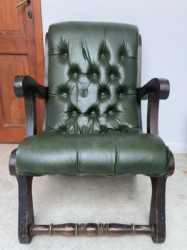 Sillón Antiguo De Cuero Un Cuerpo Muy Buen Estado