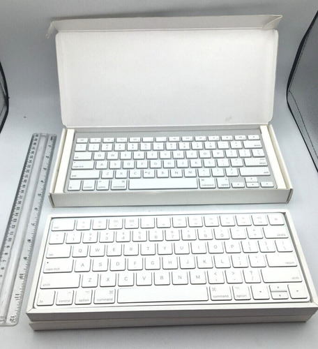 Apple Lot Of 2 White & Silver Keyboards Magic A1644, Wir Aac