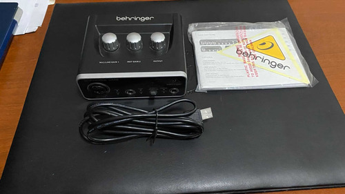 Interfaz Behringer U-phoria Um2 - Semi Nuevo