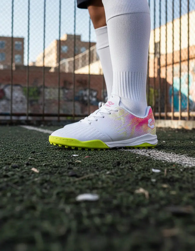 Tenis Fútbol Rápido Niño Charly® 1065303 Turf Blanco 18-21.5 | Envío gratis