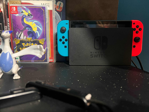 Nintendo Switch Semi Nuevo + Pokemon Violet