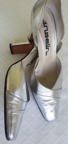 Zapatos Plateados Angelini. Número 38  Usados