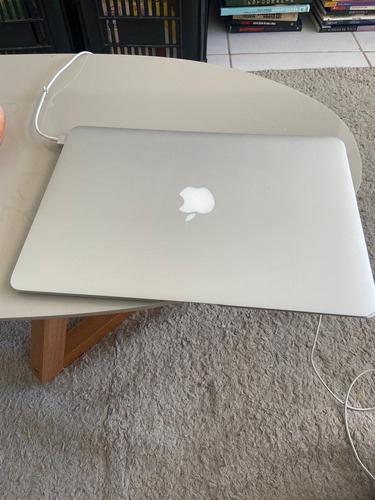 Macbook Air 2017 8gb 128ssd