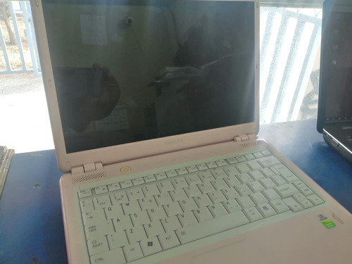 Laptop Toshiba Modelo M805d Para Piezas