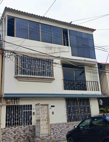 Casa Rentera 3 Pisos