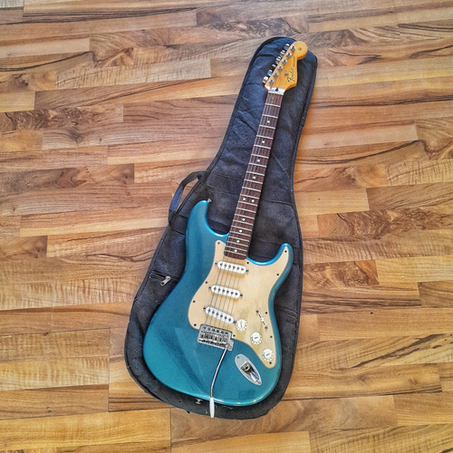 Guitarra Fender Stratocaster Standard Méx Lake Placid Blue 