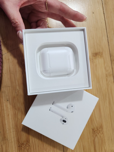 AirPods 2a Generación Con Estuche De Carga