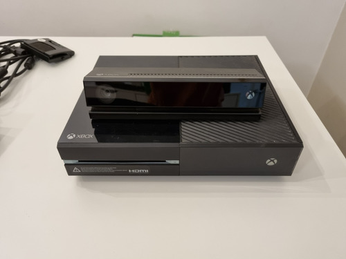 Microsoft Xbox One + Kinect 500gb - Preto - Sem Controles