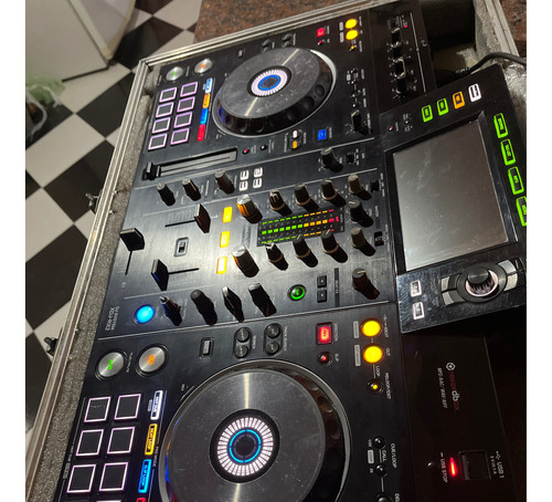 Controlador Dj Pioneer Xdj-rx2 Negro De 2 Canales 110v/240v