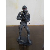 Resident Evil Figura Neca Hunk