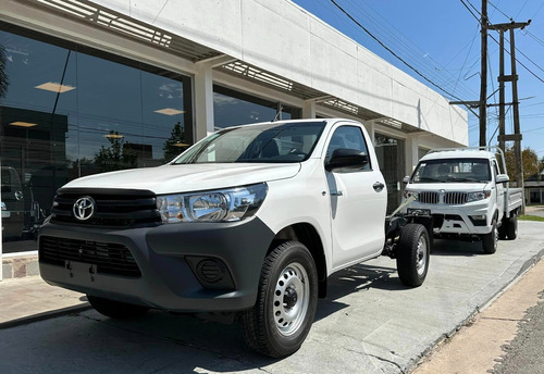 Toyota  Hilux Cabina Simple 2.4 Tdi Chasis 4x4 0km  My2024