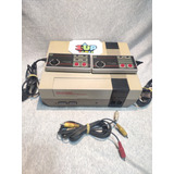 Nintendo 8 Bits Nintendinho Com Dois Controles Dismac. 