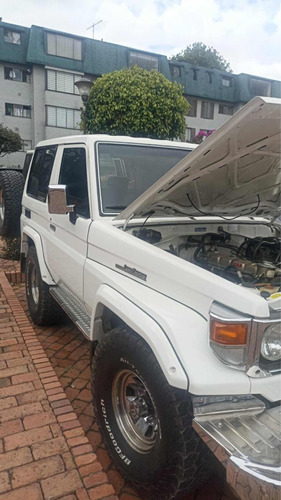 Toyota Land Cruiser 1985 4.0 Fj70