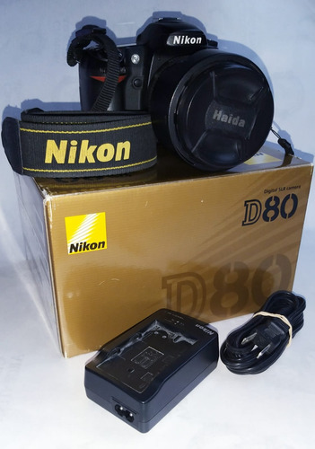Nikon D80 Con Zoom  18mm X 135mm